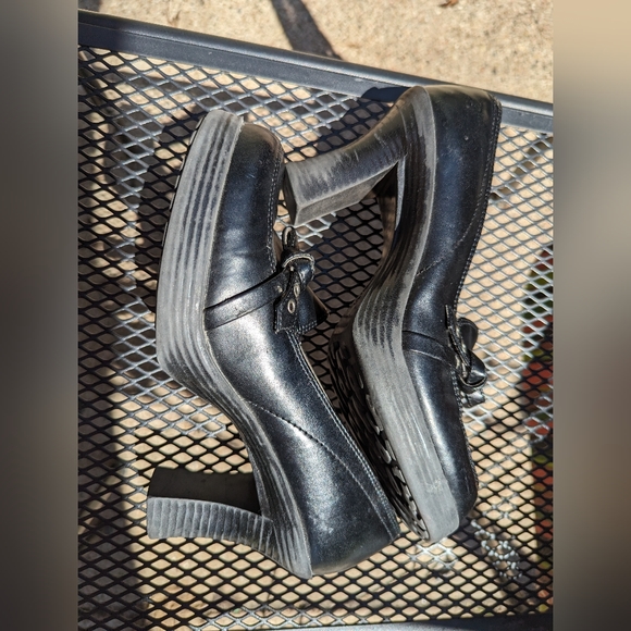 l.e.i. 8 black "leather" loafer heels with bow - Picture 7 of 9